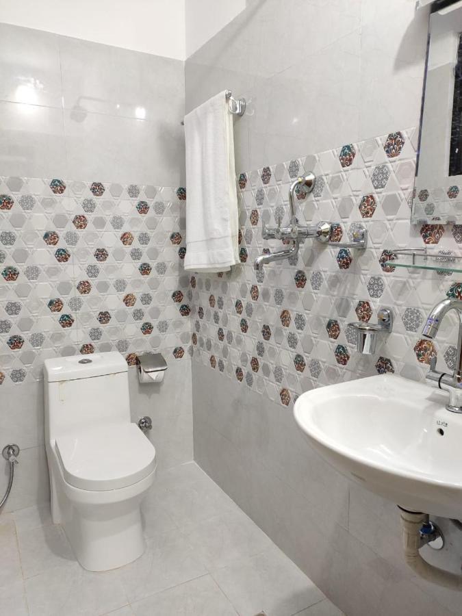Pashupati View Hotel Катманду Экстерьер фото