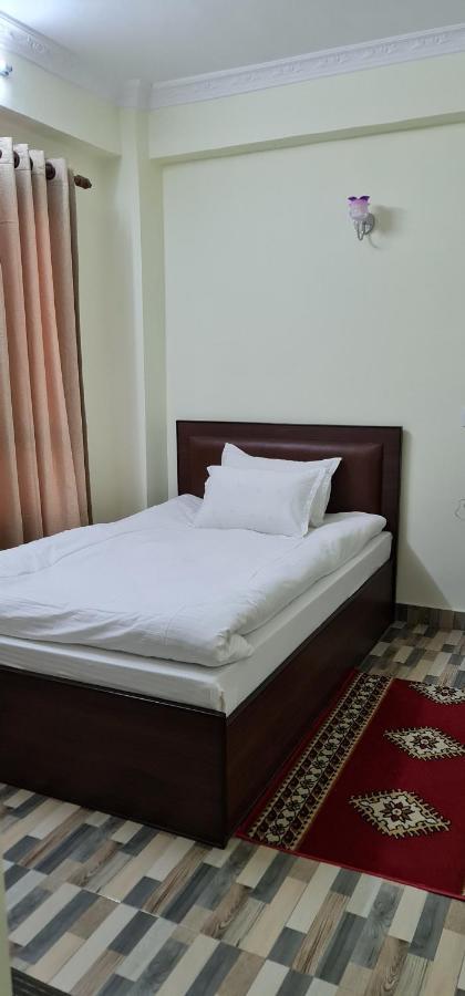 Pashupati View Hotel Катманду Экстерьер фото